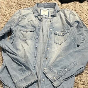 Abercrombie & Fitch Light Blue Button Down Shirt size small